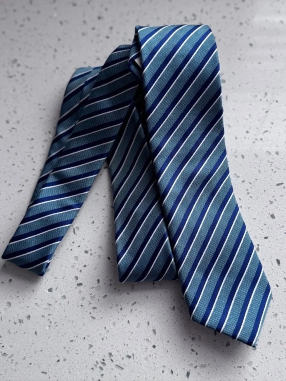 Banana Republic Slim Blue Diagonal Repp Stripe Silk Blend Tie Necktie Like New